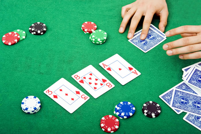 Bật mí chiến thuật đánh poker chuẩn cao thủ cho người mới