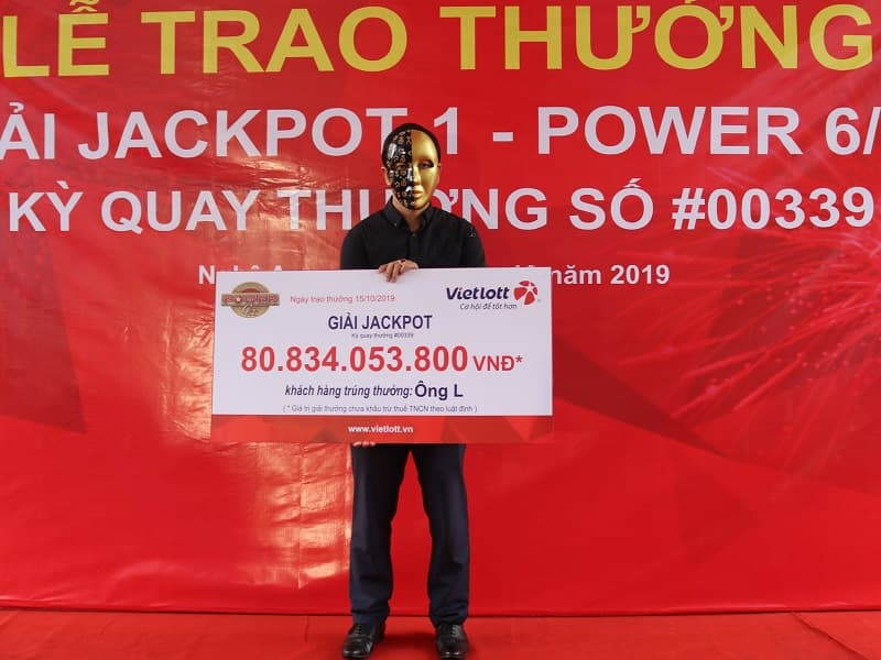 Trúng 1 số Vietlott thì trúng bao nhiêu tiền? Những điều cần lưu ý khi trúng số
