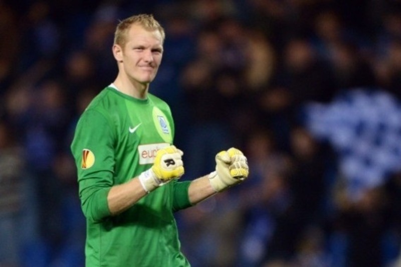 Thủ môn cao nhất thế giới Kristof Van Hout